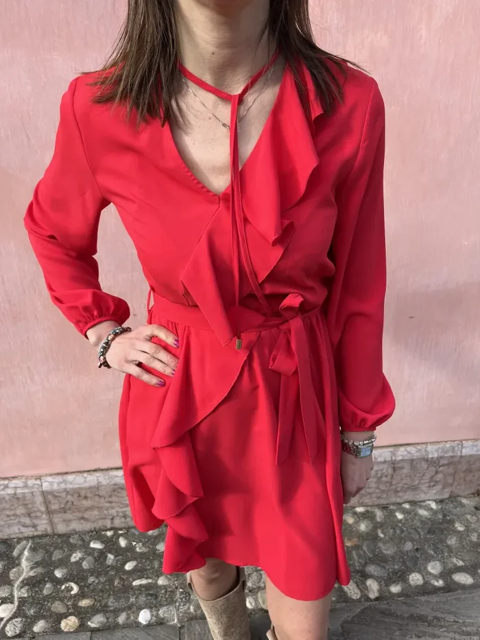 ABITO CORTO CON ROUGE