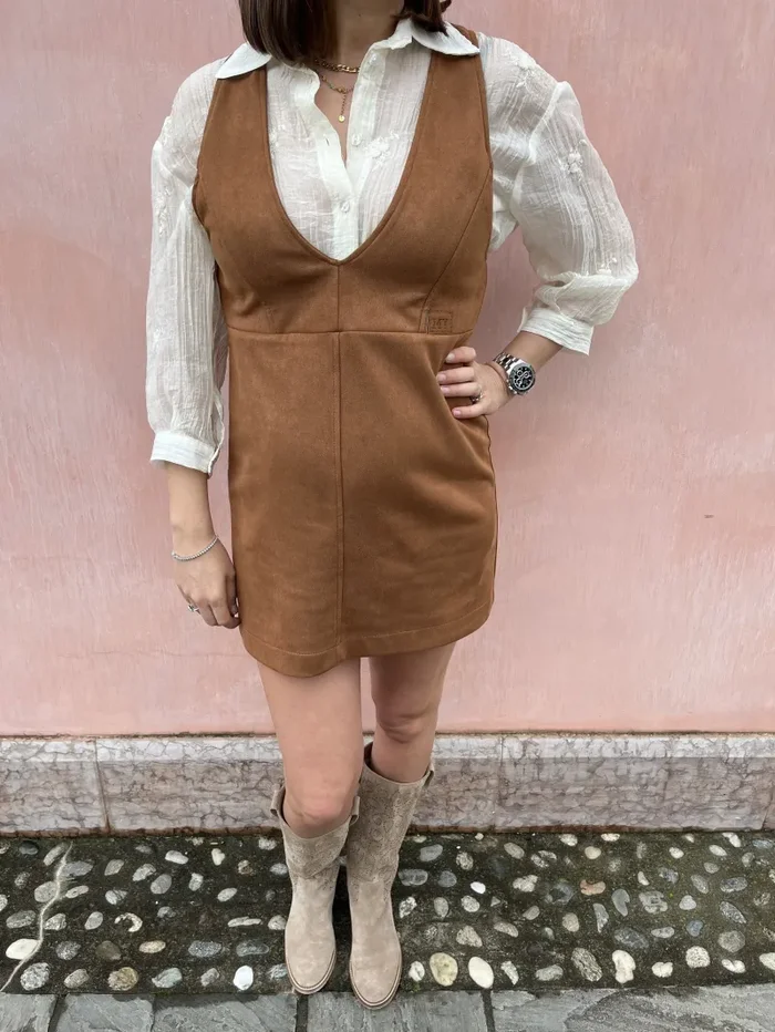 ABITO SCAMICIATO SCOLLO V