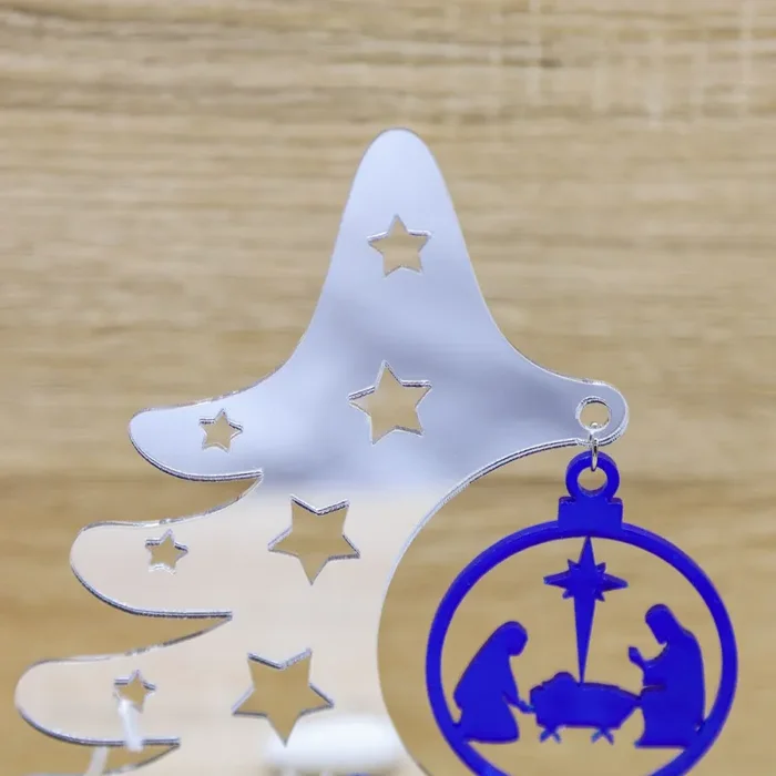 Albero di Natale Argento con Sacra Famiglia - immagine 2