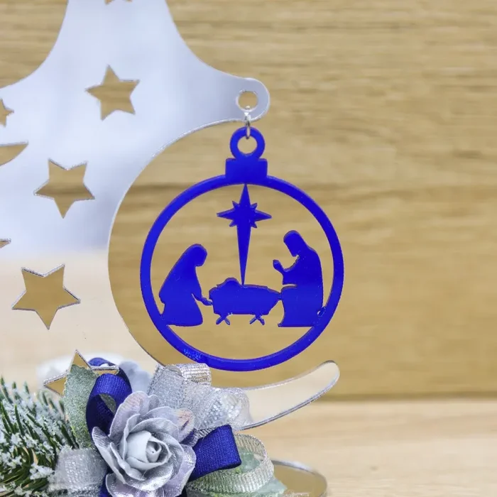 Albero di Natale Argento con Sacra Famiglia - immagine 3