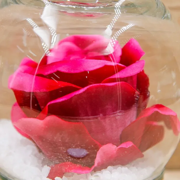 Campana Cristalli con Rosa Fucsia e Corona Oro Via Margutta - immagine 2