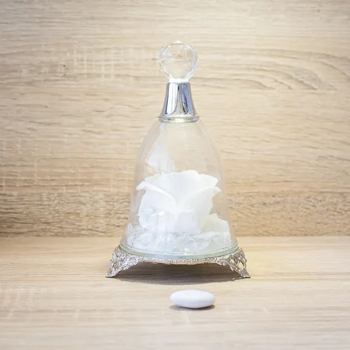 Campana Led Cristallo con Rosa Bianca Via Margutta