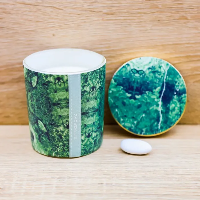 Candela Profumata “Linea Marmo” Verde Madrhèlen - immagine 2