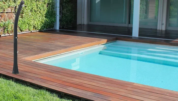 Doccia Solare da Esterno Giardino 23L Miscelatore e Lavapiedi Arkema Happy Dove Grey In saldo