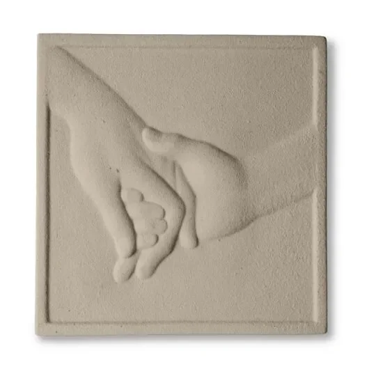 Lineasette Scultura Tienimi Forte in Gres 15x15x01 cm