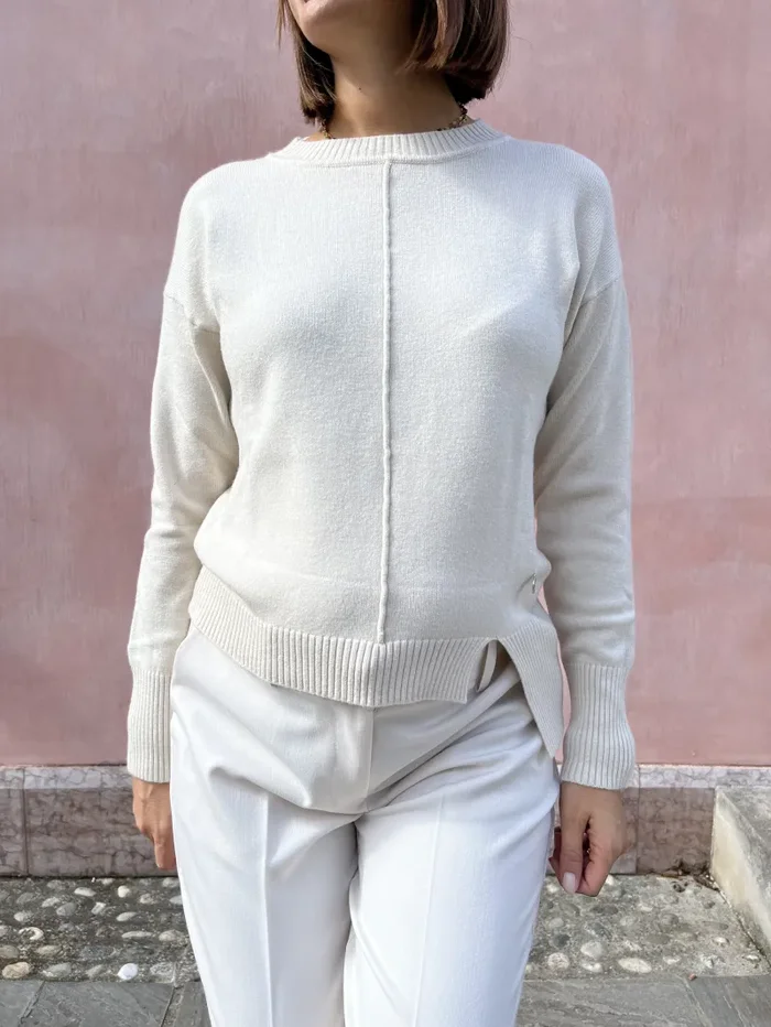 MAGLIONCINO GIROCOLLO CON SPACCHI - immagine 2