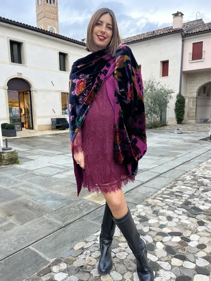 MANTELLA REVERSIBILE NERO E BORDO’ Vendita calda