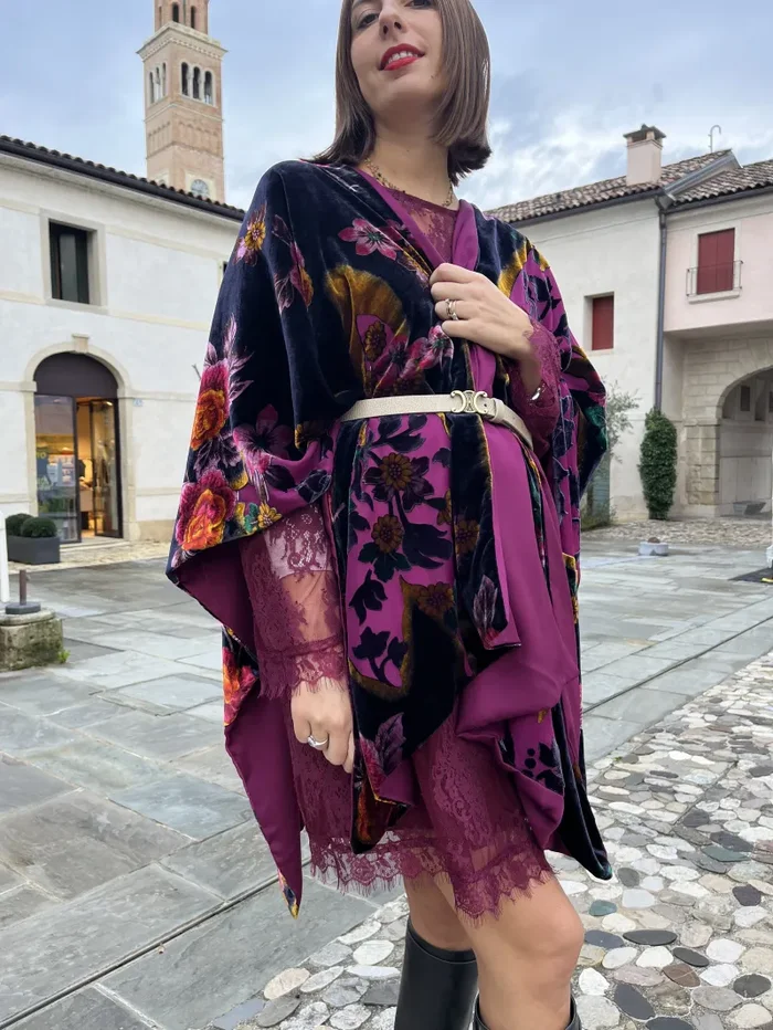 MANTELLA REVERSIBILE NERO E BORDO’ Vendita calda - immagine 3