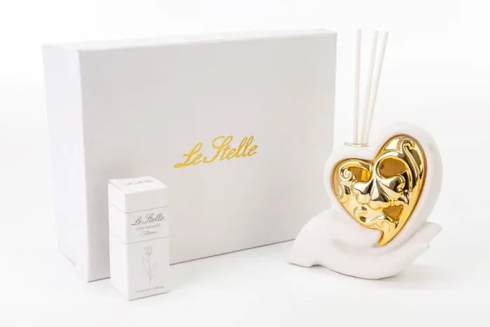 PROFUMATORE CUORE IN PORCELLANA CON LED 9.5X4.5X10H CON ASTUCCIO BIANCO