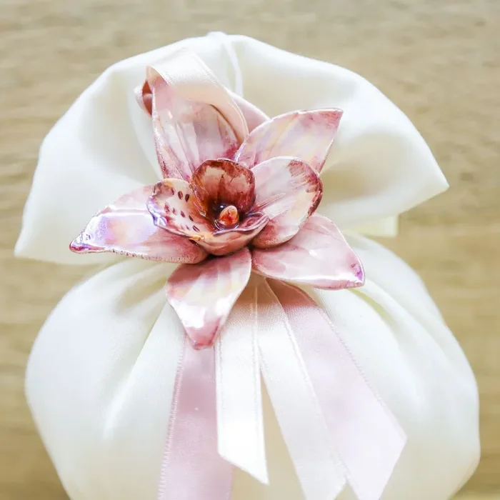 Sacchetto con Fiore Porcellana - immagine 2