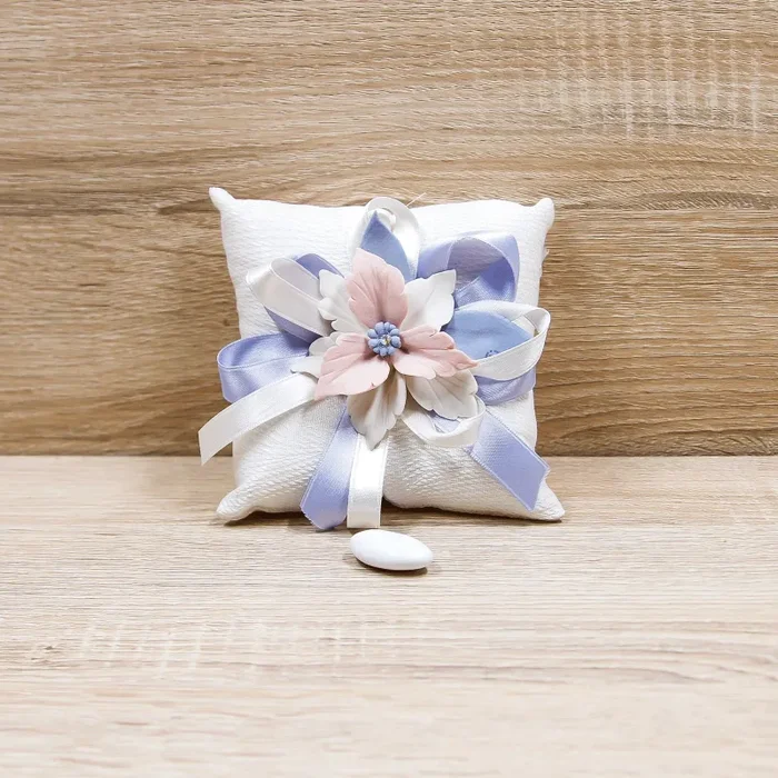 Sacchetto Cuscino con Fiore Avion in Porcellana di Capodimonte Fornitura