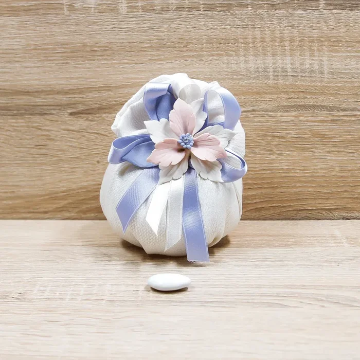 Sacchettone con Fiore Avion in Porcellana di Capodimonte Online ora