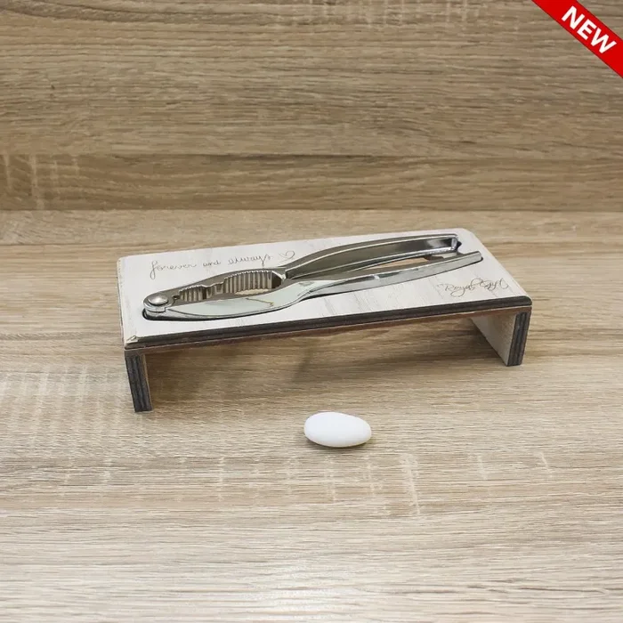 Schiaccianoci “Forever and Always” Sconti